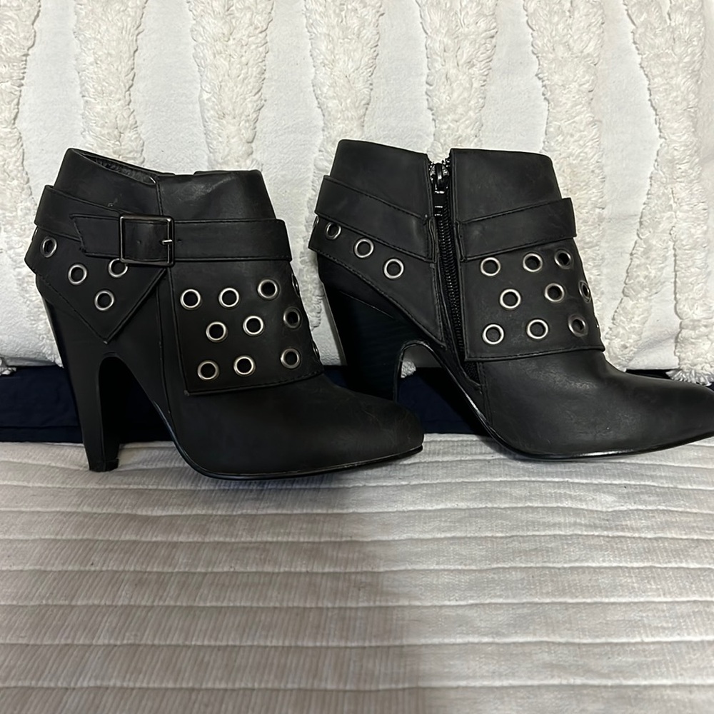 Jomax booties. Size 6 dark charcoal gray.